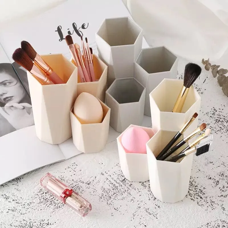 3 Grids Cosmetic Make-up Brush Storage Box, Makeup Nail Polish Cosmetic Holder, Make Up Pen Holder Rack, Multifunctional Desk Organizer Pencil Holder, Desk Dresser Vanity Bathroom Countertop