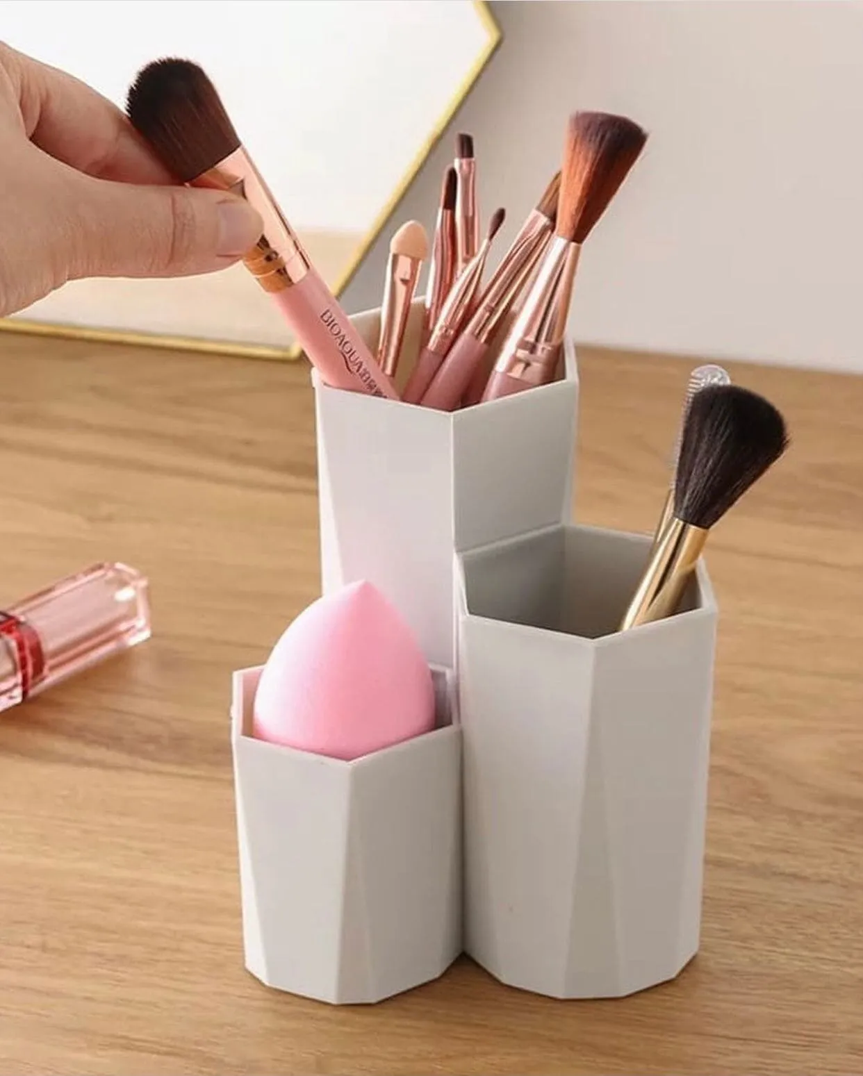 3 Grids Cosmetic Make-up Brush Storage Box, Makeup Nail Polish Cosmetic Holder, Make Up Pen Holder Rack, Multifunctional Desk Organizer Pencil Holder, Desk Dresser Vanity Bathroom Countertop